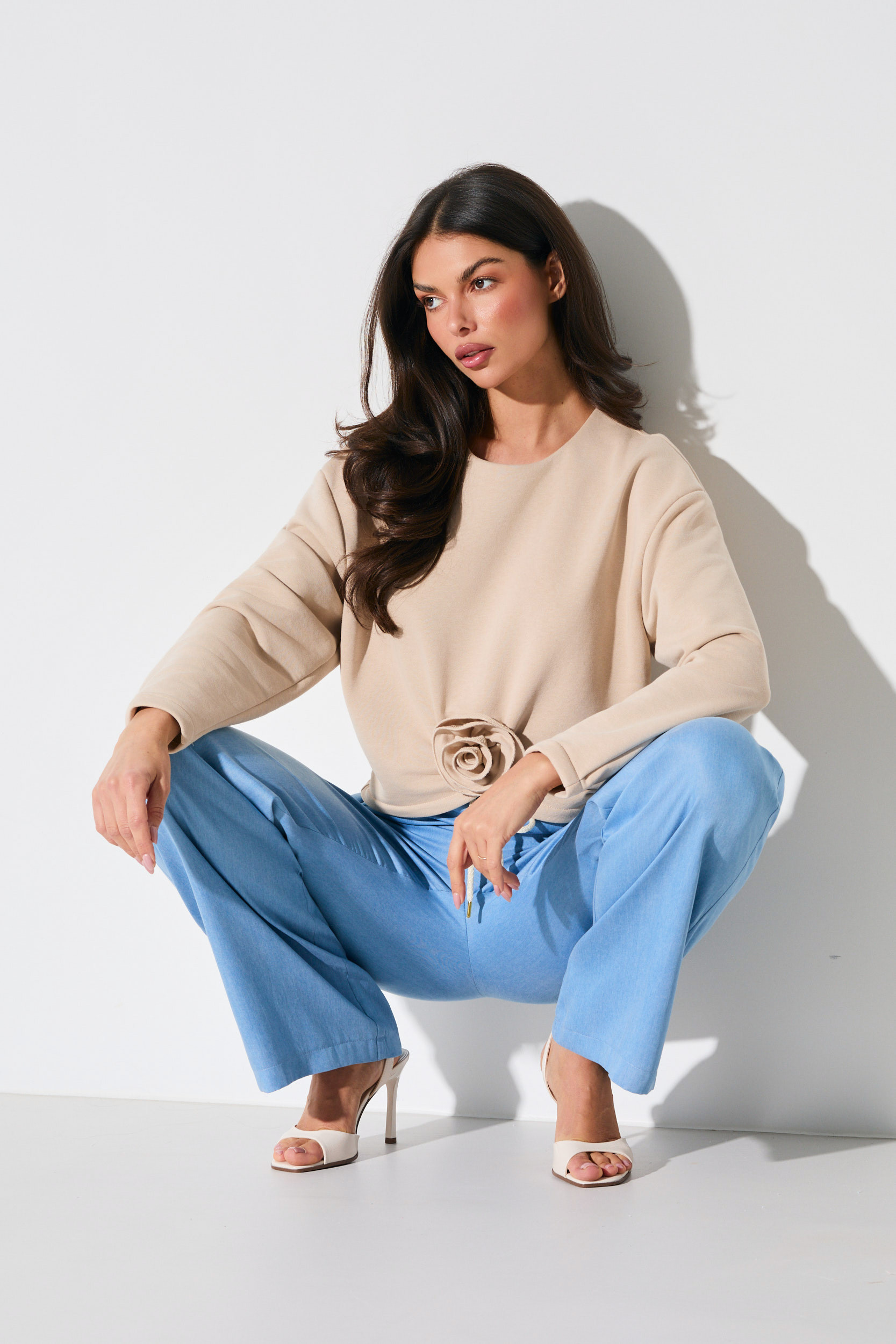 OVERSIZOWA BLUZA Z OZDOBNYM KWIATEM